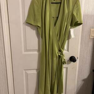 David Warren New York Sheath Dress Size 14 Womens Red Short Sleeve Ruched Waist